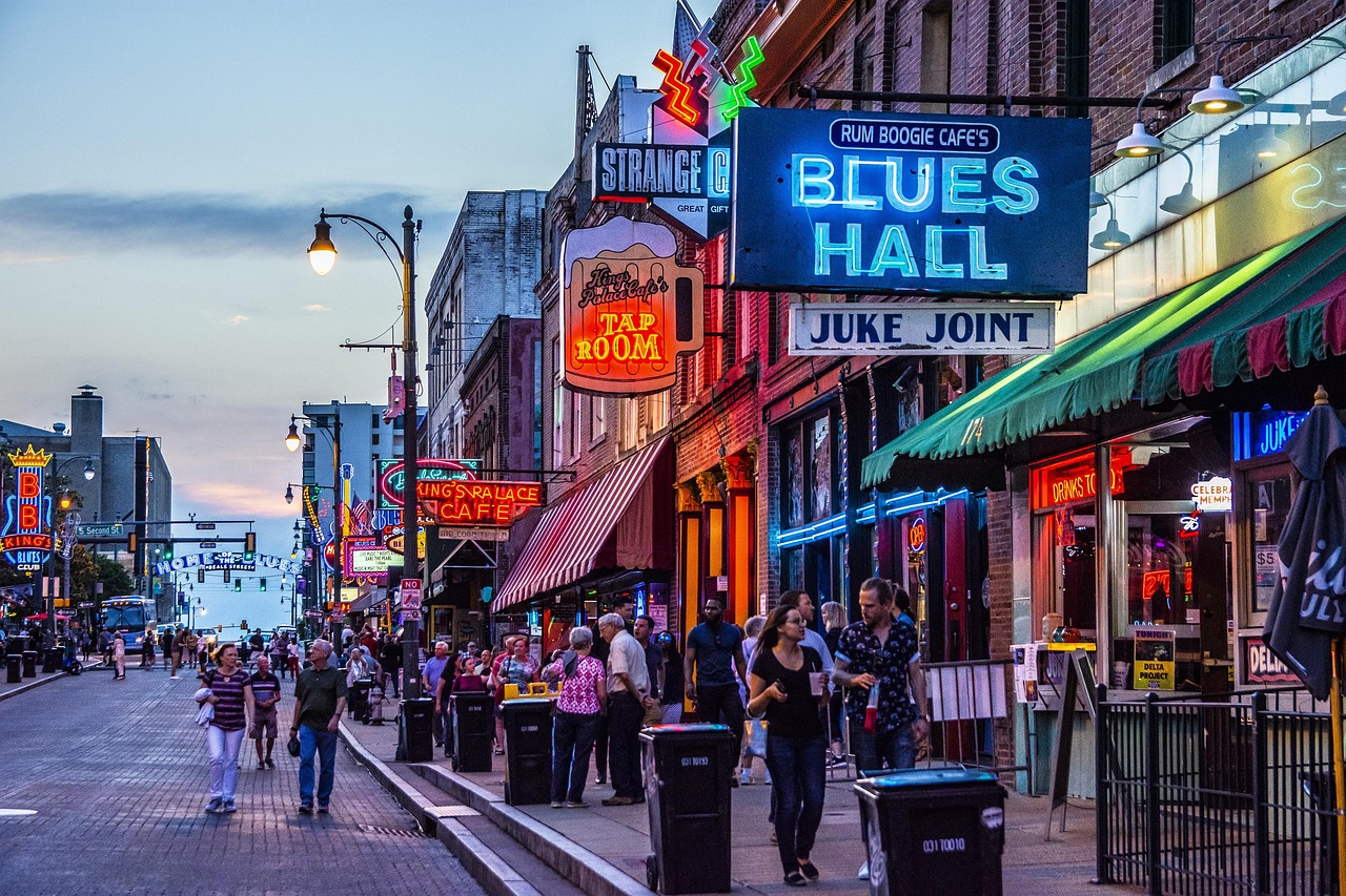 North Memphis street and buildings in Memphis